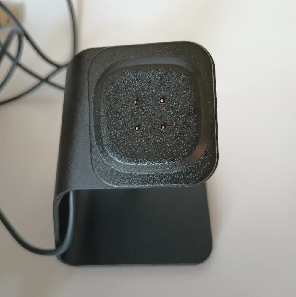 fitbit black minimalist